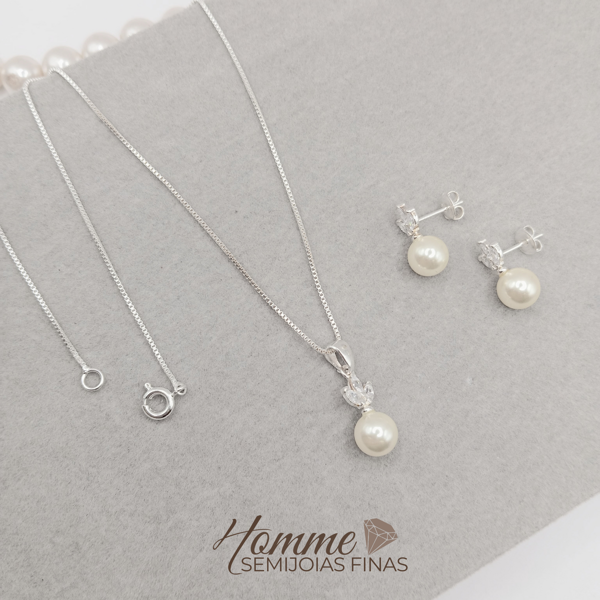 Conjunto Pérola com Detalhe em Zircônia 925 – Elegância Clássica