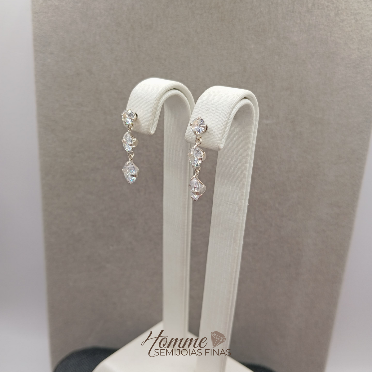 Brinco Gotas com Zircônias prata 925