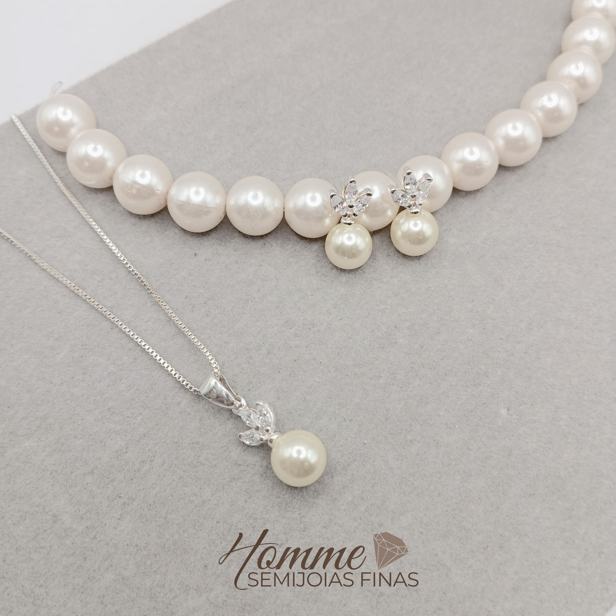 Conjunto Pérola com Detalhe em Zircônia 925 – Elegância Clássica