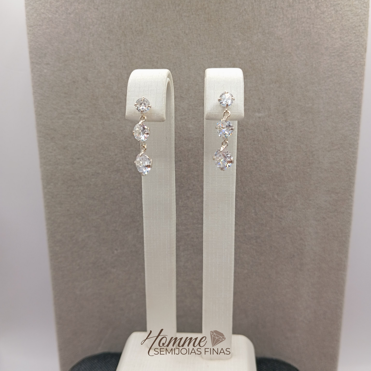 Brinco Gotas com Zircônias prata 925