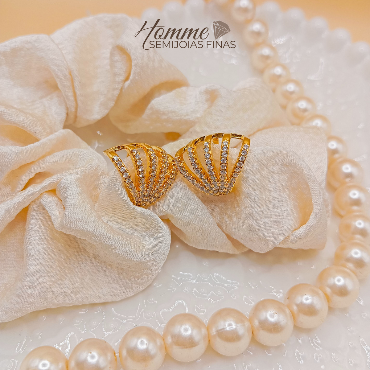 Brinco Leque Cravejado – Folheado a Ouro 18k