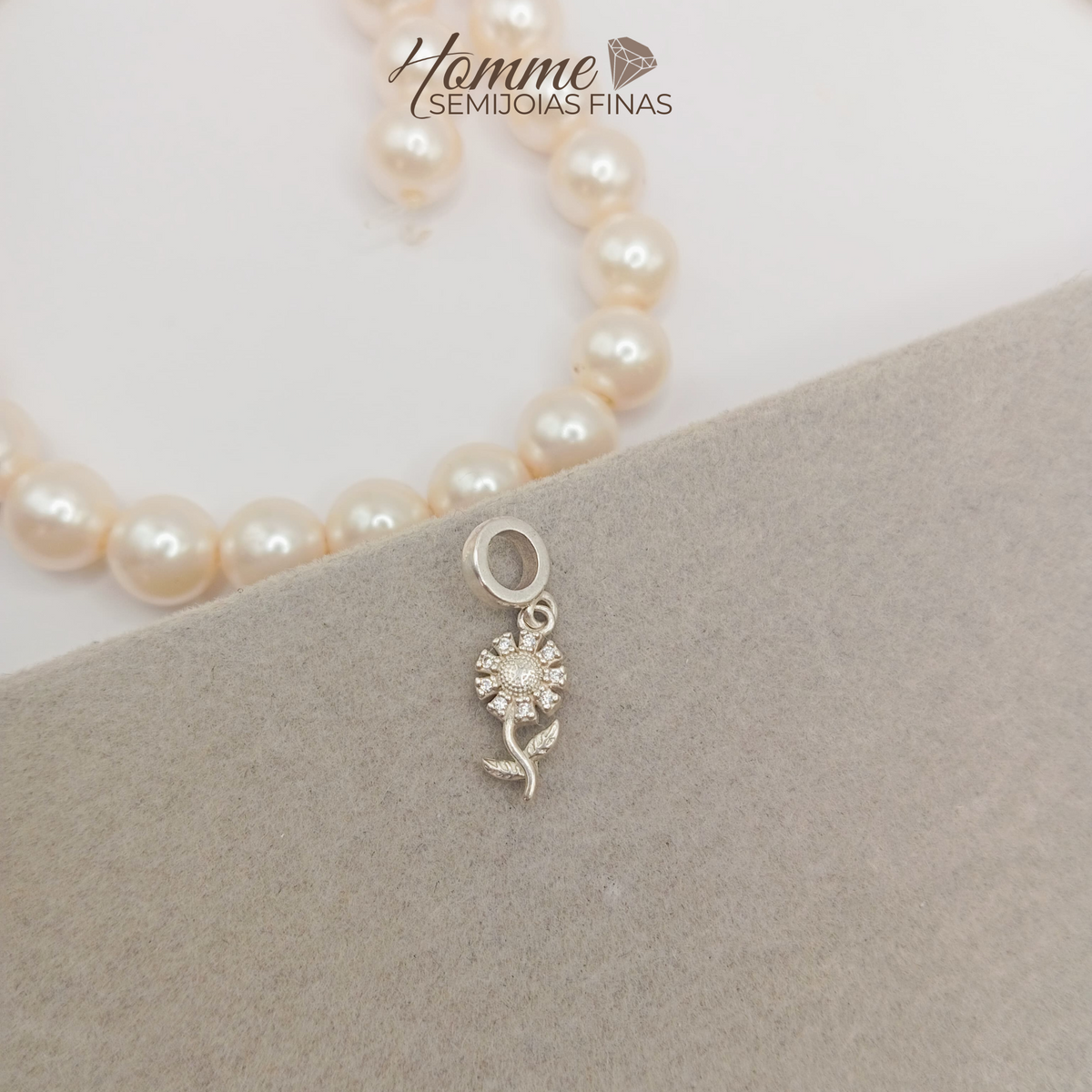 Berloque Flor com Zircônias – Prata Legítima 925