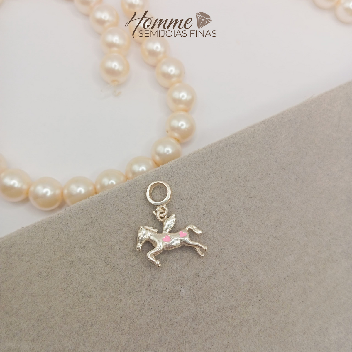 Berloque Unicórnio com Corações – Prata Legítima 925