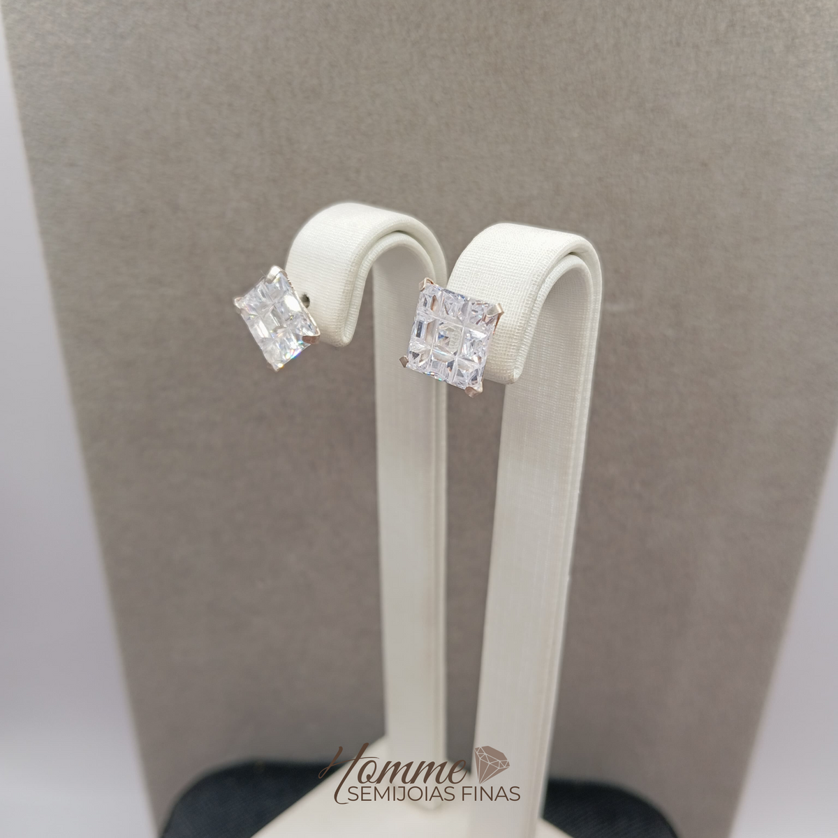 Brinco Ponto de Luz Quadrado Prata 925