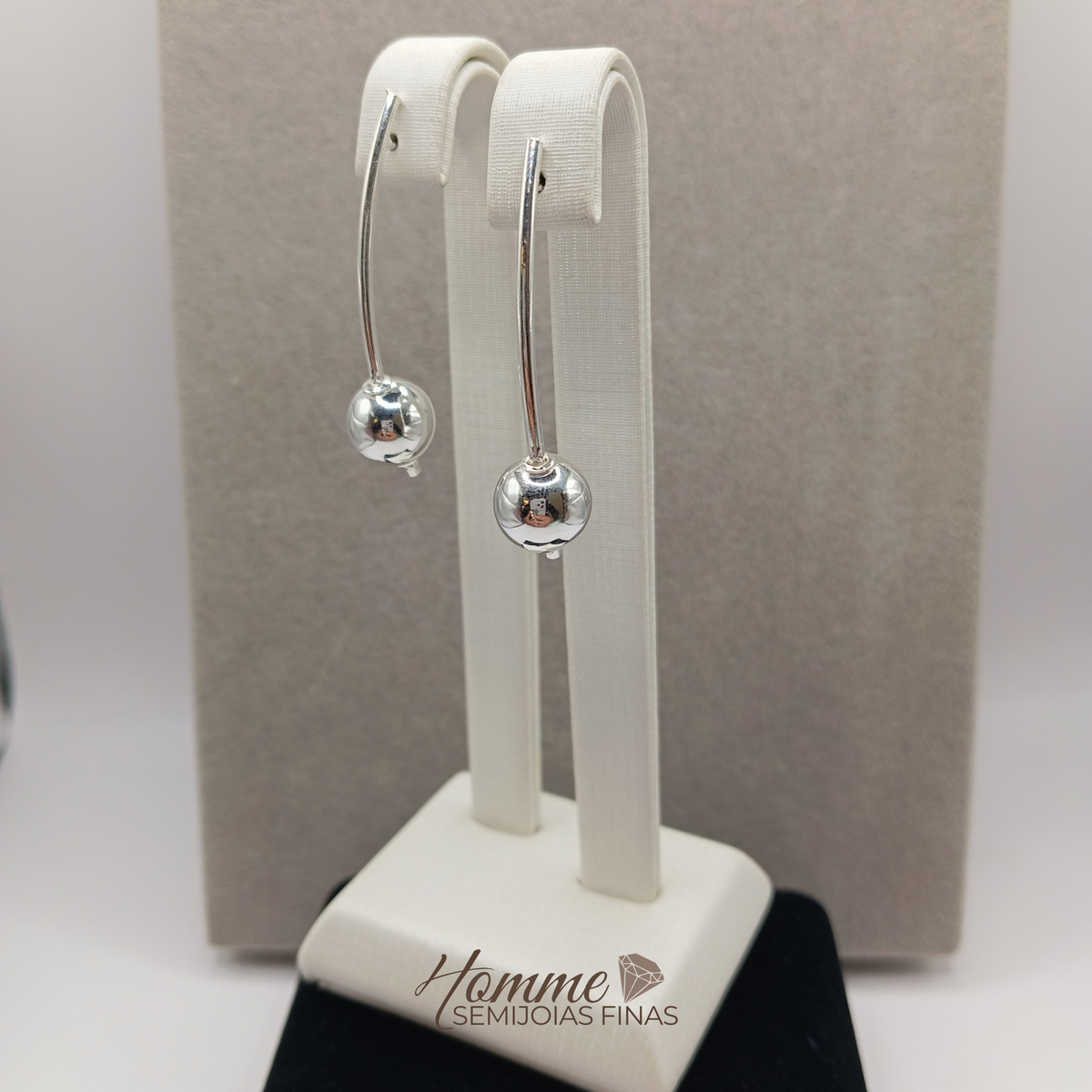 Brinco Bola Pêndulo – Prata Leve