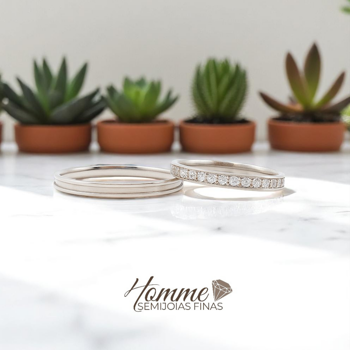 Alianças em Prata Legítima com Pedras – Design Elegante e Detalhe Exclusivo (unidade)