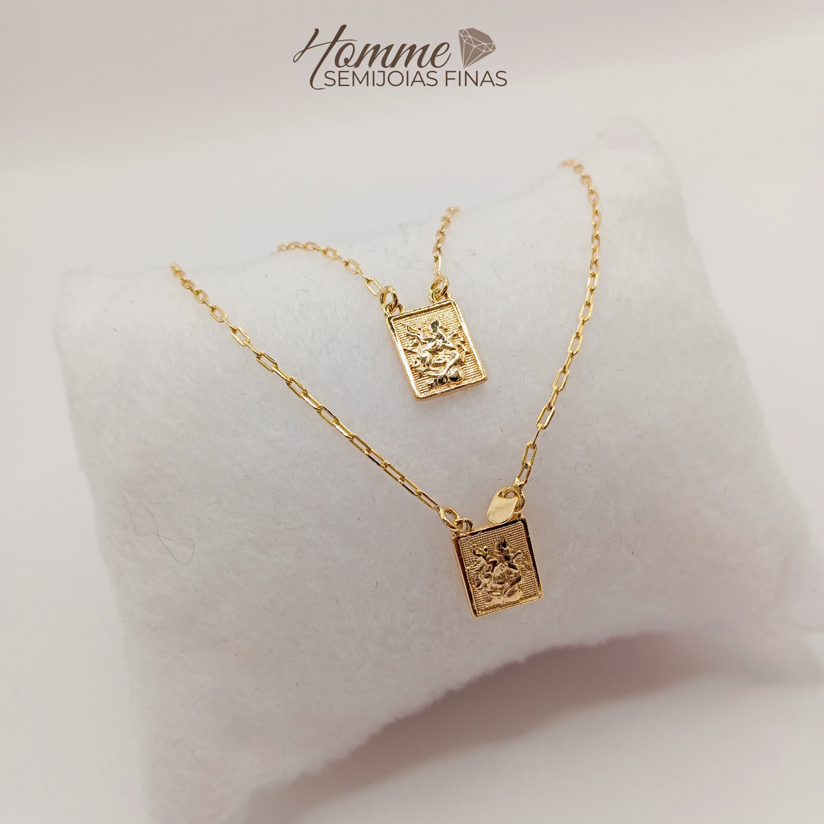 Escapulário São Jorge Banhado a Ouro – Proteção e Fé com Elegância