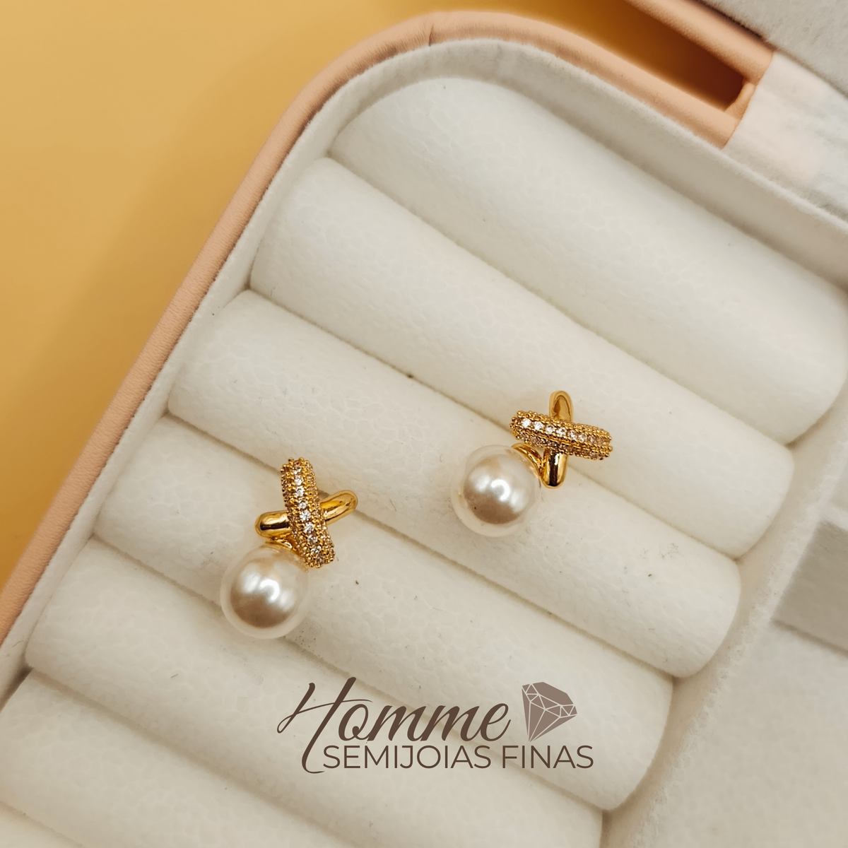 Brinco Pérola com Aro Cravejado