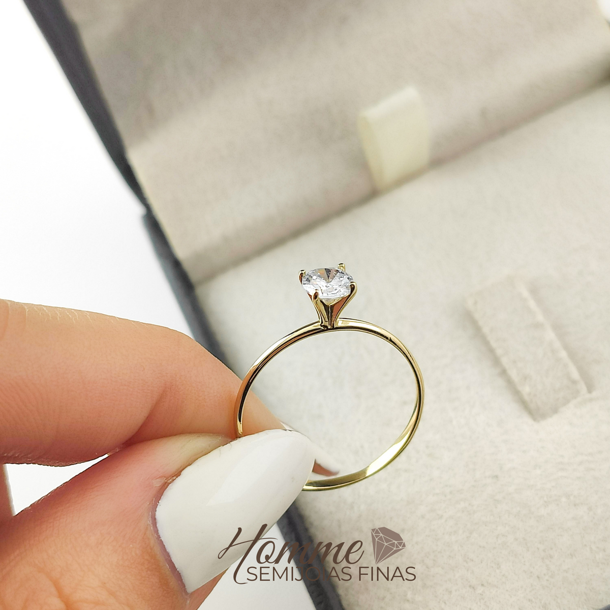 Anel Solitário EssenciaL ouro 18K