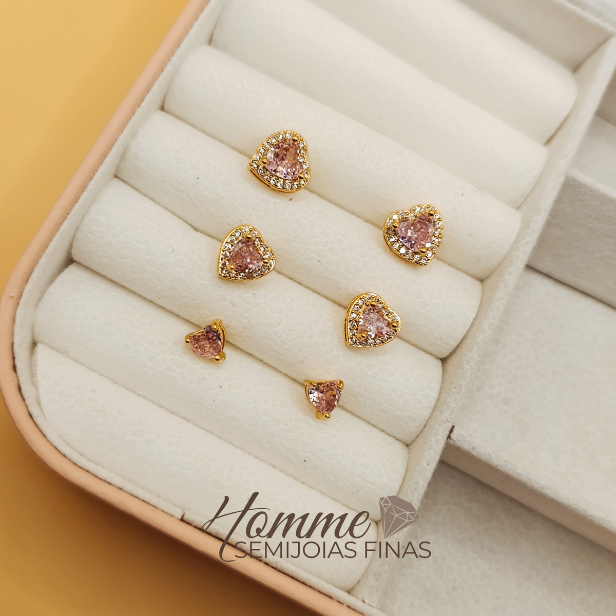 Kit com 3 Pares de Brincos Coração Rosa