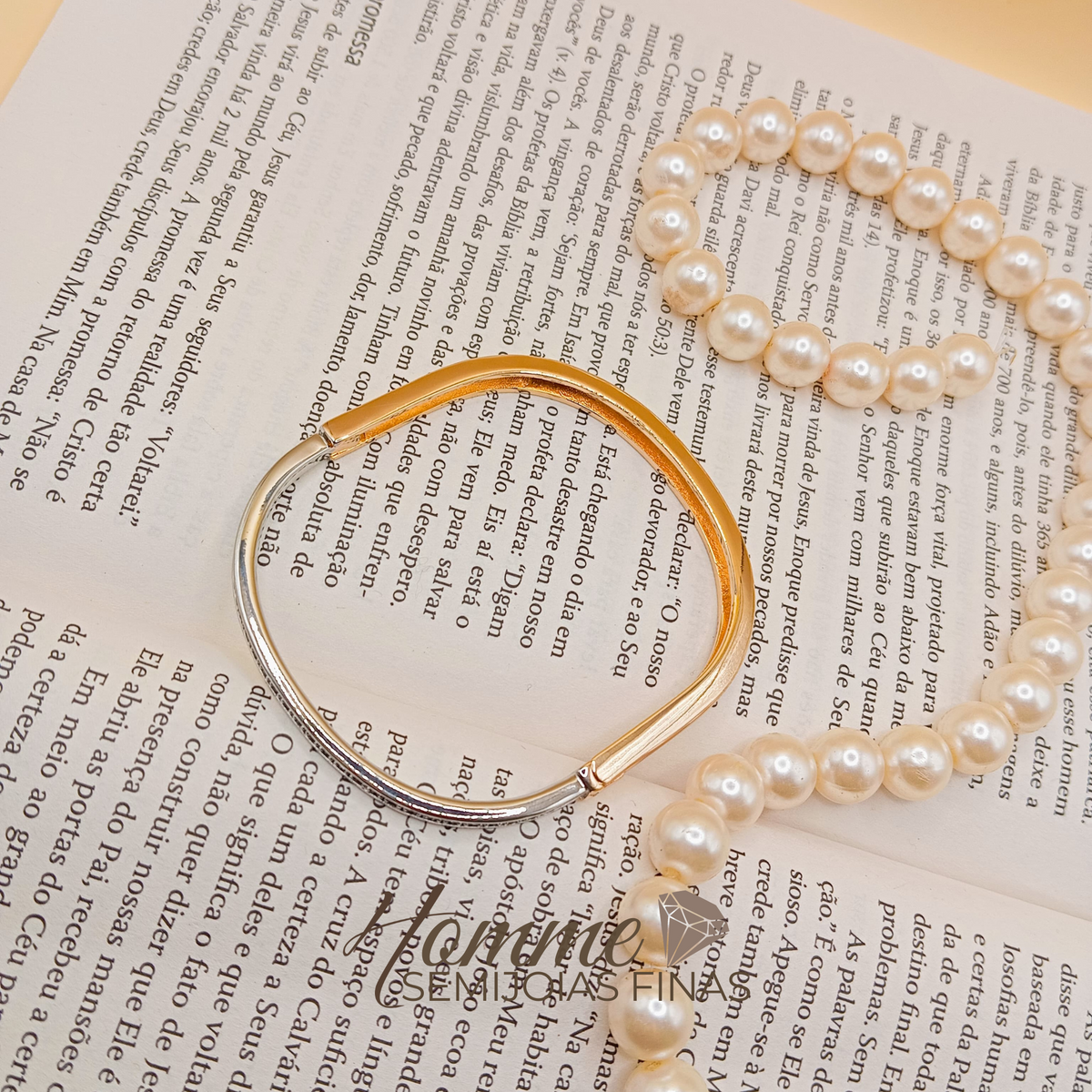 Bracelete Bicolor – Elegância Atemporal