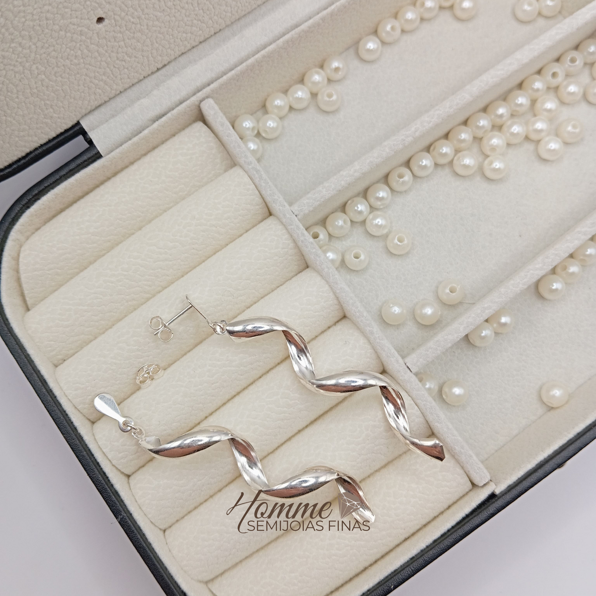 Brinco Longo Espiral – Prata Leve