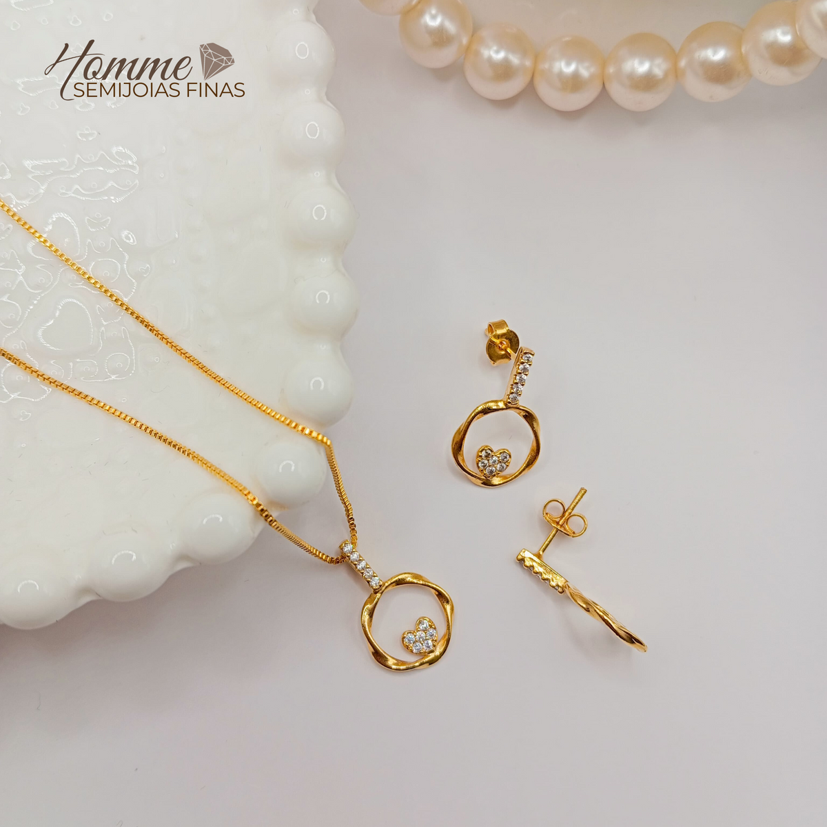 Conjunto Dourado Círculo com Detalhe em Zircônias