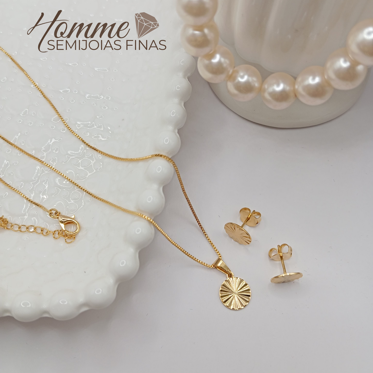 Conjunto Dourado com Pingente Solar