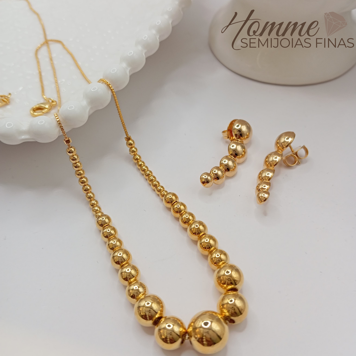 Conjunto Dourado Esferas