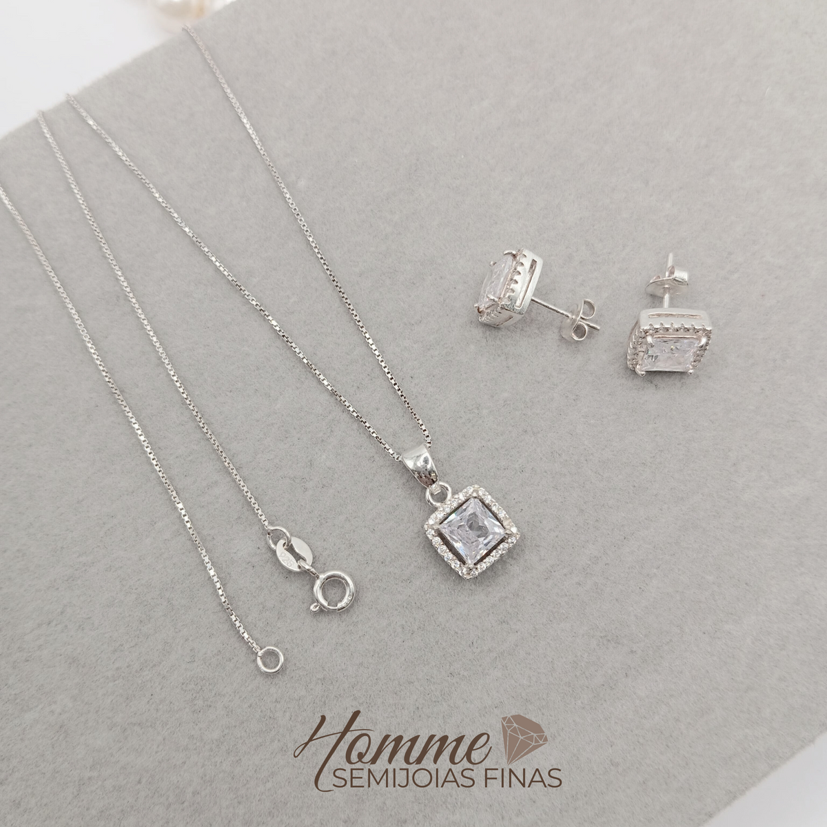 Conjunto Quadrado em Prata 925 – Brilho e Sofisticação