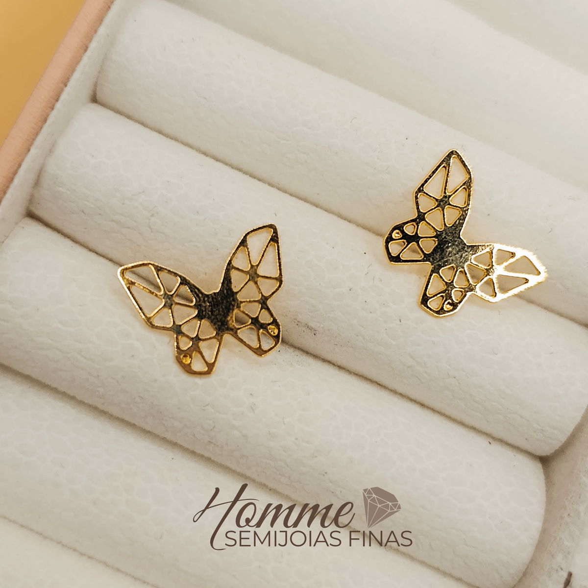 Brinco Borboleta Vazado – Leveza, Delicadeza e Estilo