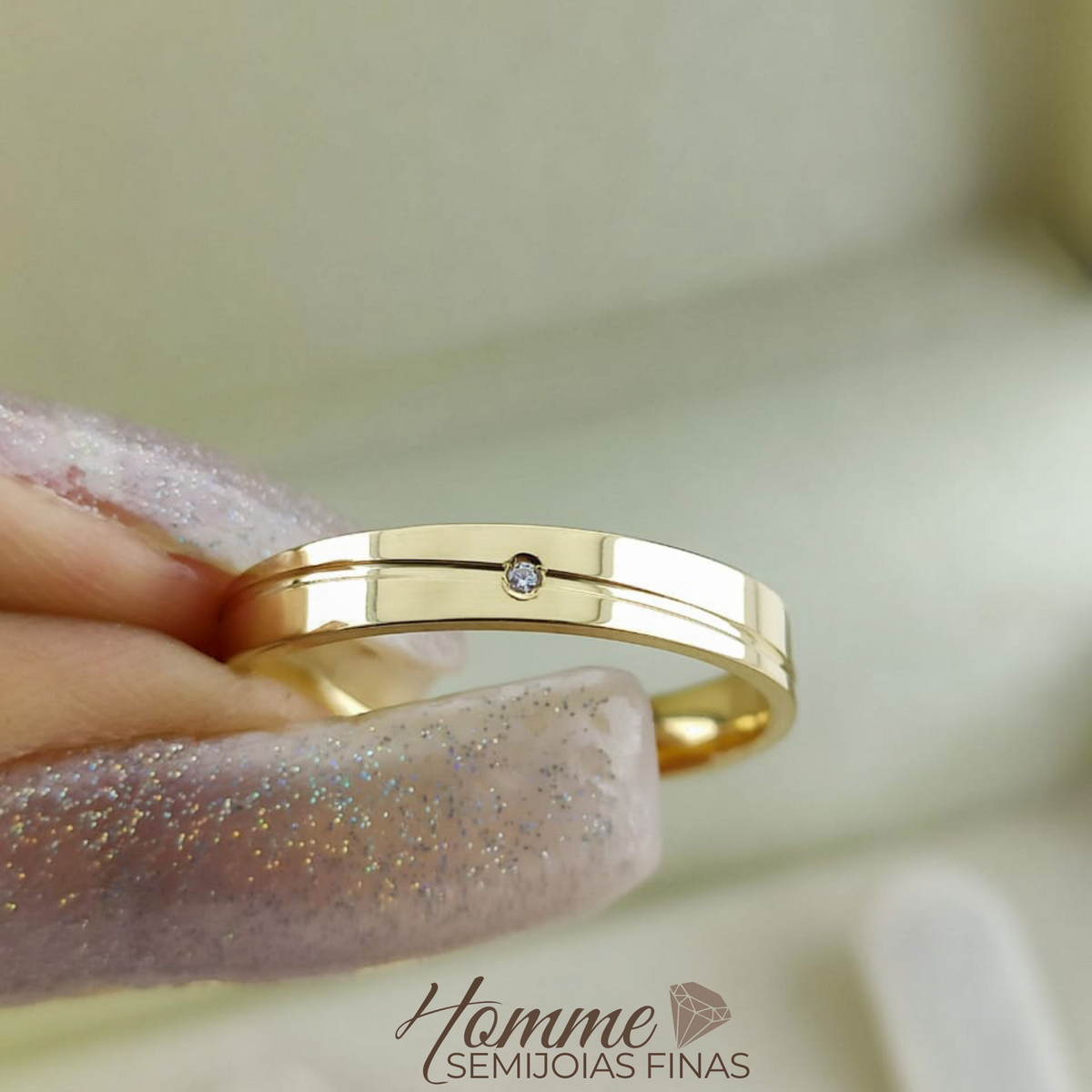 Aliança ouro 18k com pedra central