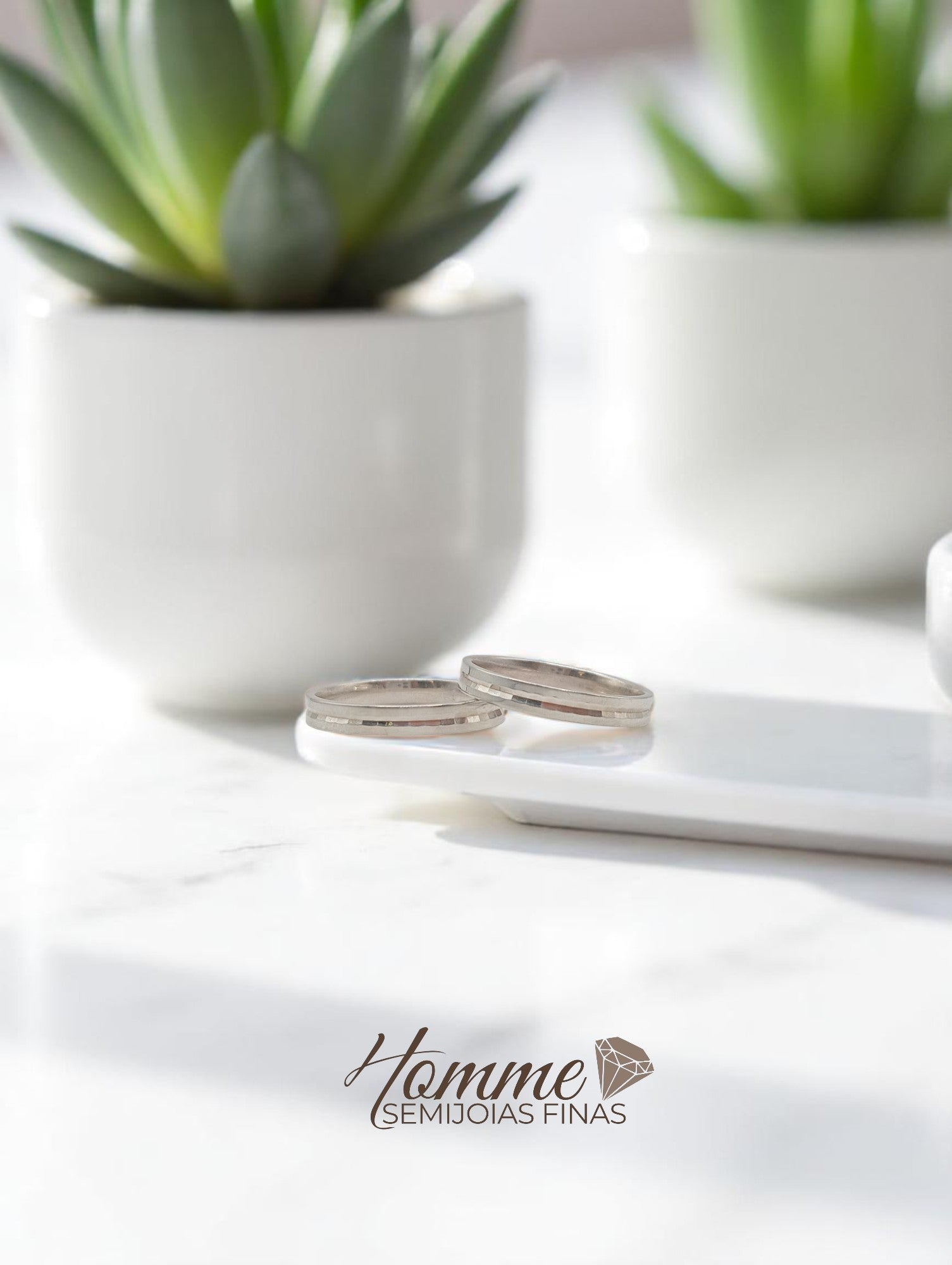 💍 Aliança em Prata 925 – Modelo Quadrado com Friso Central Trabalhado (unidade)