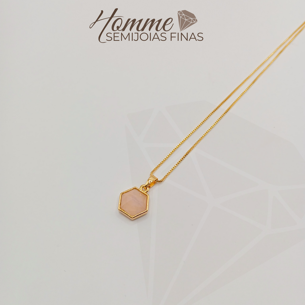 Colar Hexagonal com Pedra Rosa – Folheado a Ouro 18k e Hipoalergênico