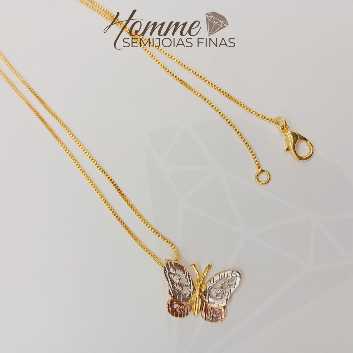 Colar Borboleta Tricolor – Folheado a Ouro 18k e Hipoalergênico