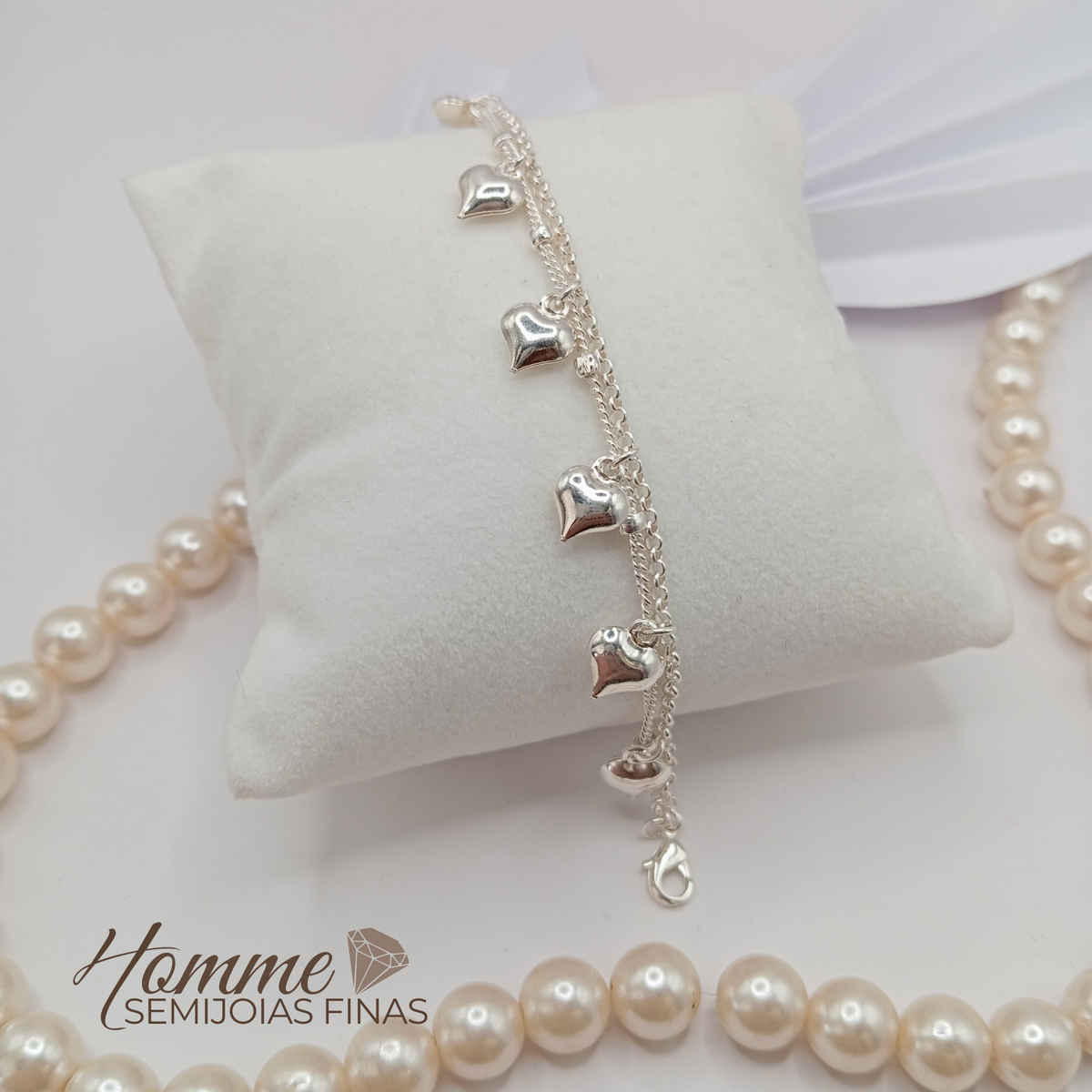 Pulseira Prata Leve com Pingentes de Coração