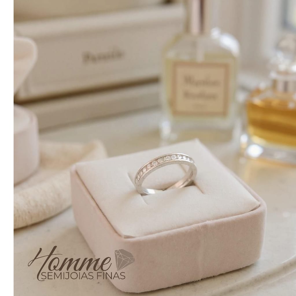 Alianças em Prata Legítima com Pedras – Design Elegante e Detalhe Exclusivo  (unidade)